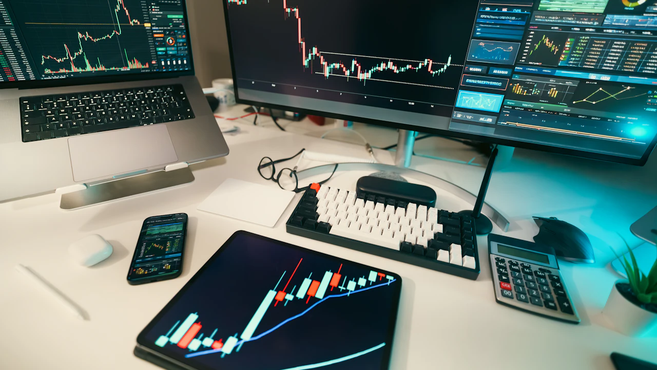 Hormuz Deal Remains Elusive, Stocks Hold Near Record Highs | The Opening Trade 8/10/2026